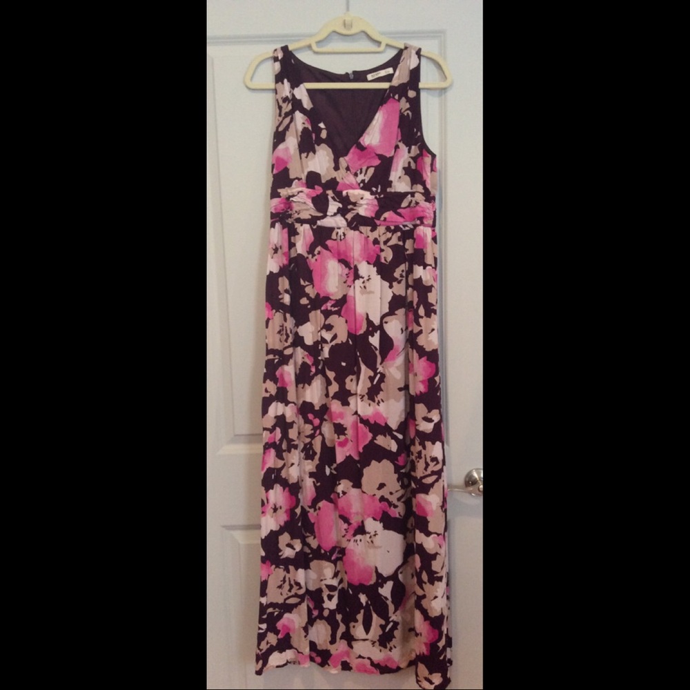 Comfortable floral maxi dress!
